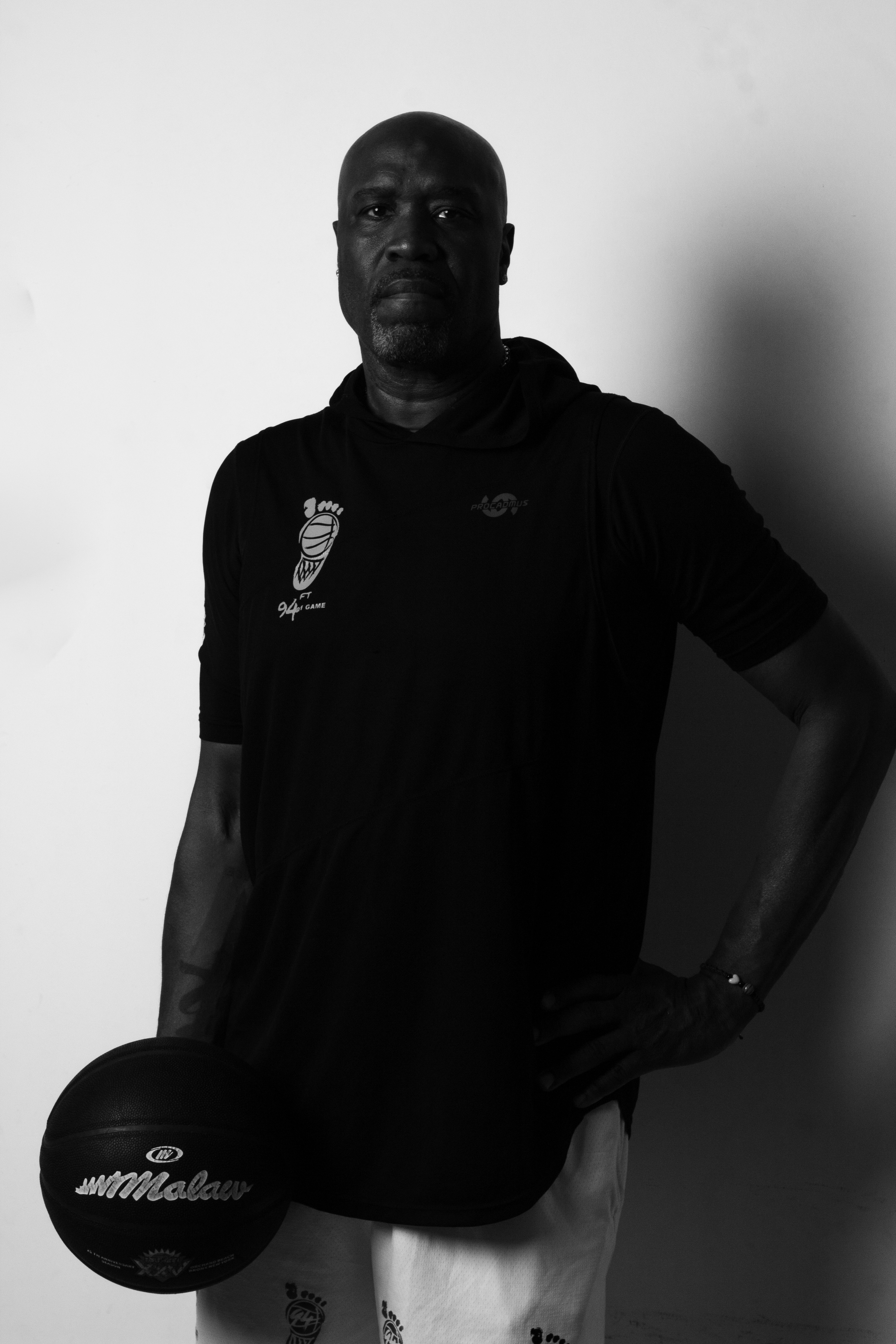 Cliff Morgan — retrato en blanco y negro